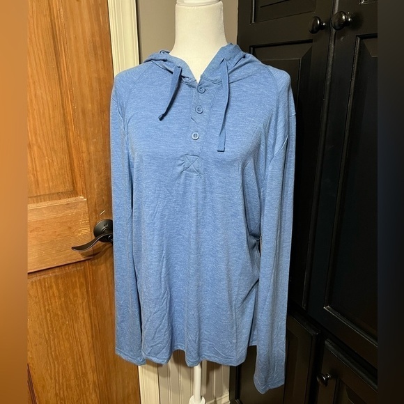 𝅺NWT-RAINFOREST Women’s Long Sleeve Hooded Shirt. - Picture 1 of 5
